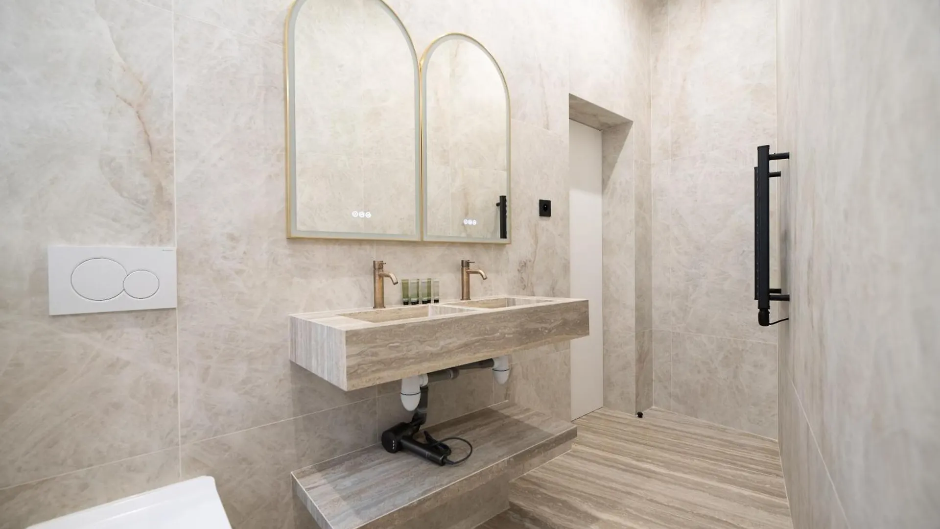 Chic Flat In Paris Center Daire